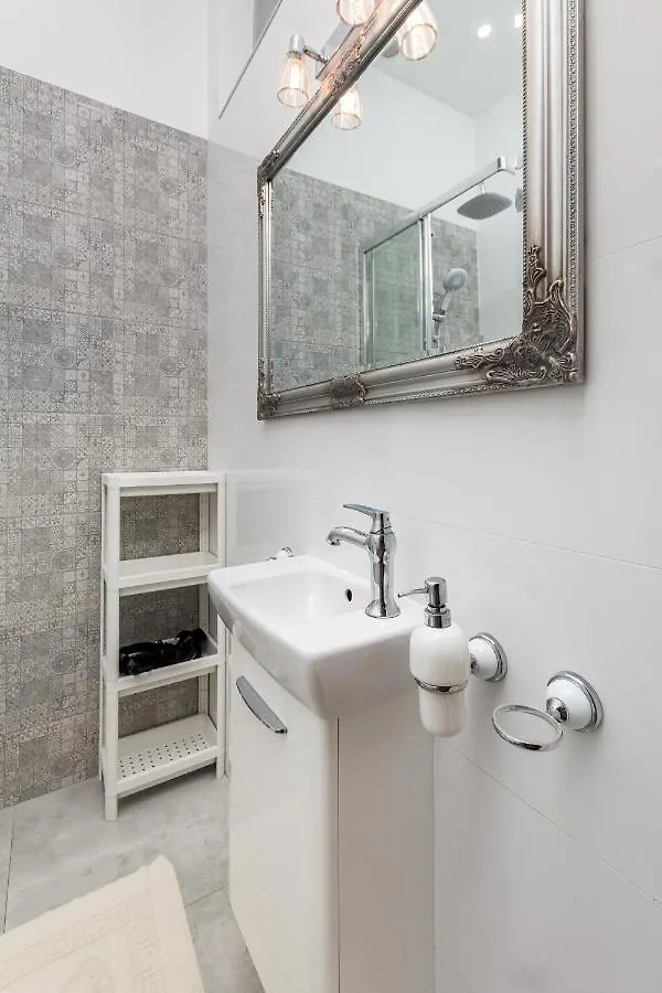 Al. Wyzwolenia 14A By Homeprime Warsaw Poland